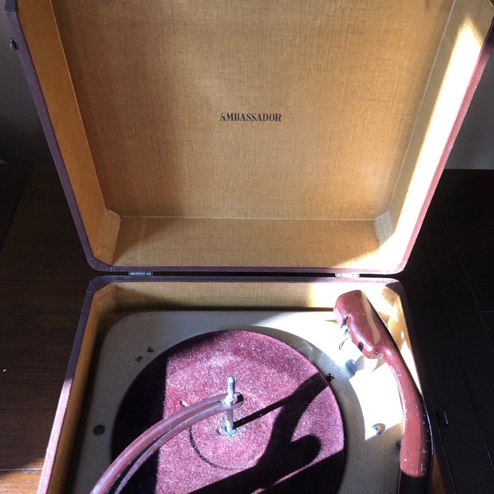Ambassador Vintage Record Player/AM Radio - Picture 2 of 6